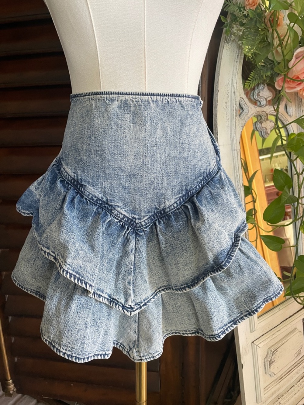 MOTHER The Ruffle Threading Needle Blue Tiered Ruffle Denim Mini Skirt 26 - Picture 5 of 12
